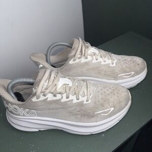 Hoka One One Clifton 9 Women's Size 8 Running Shoes White Athletic Sneakers